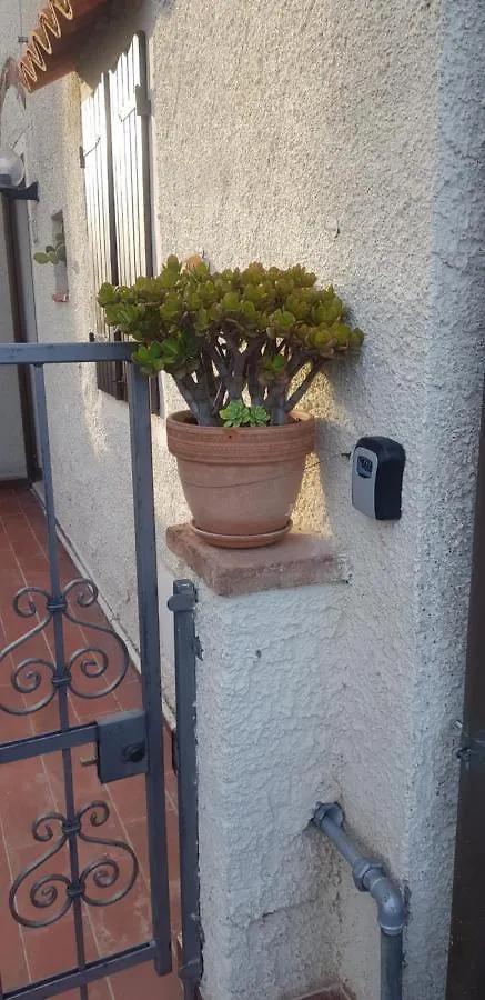 Anna'S House Villa Lorenzana 0*,  Italy
